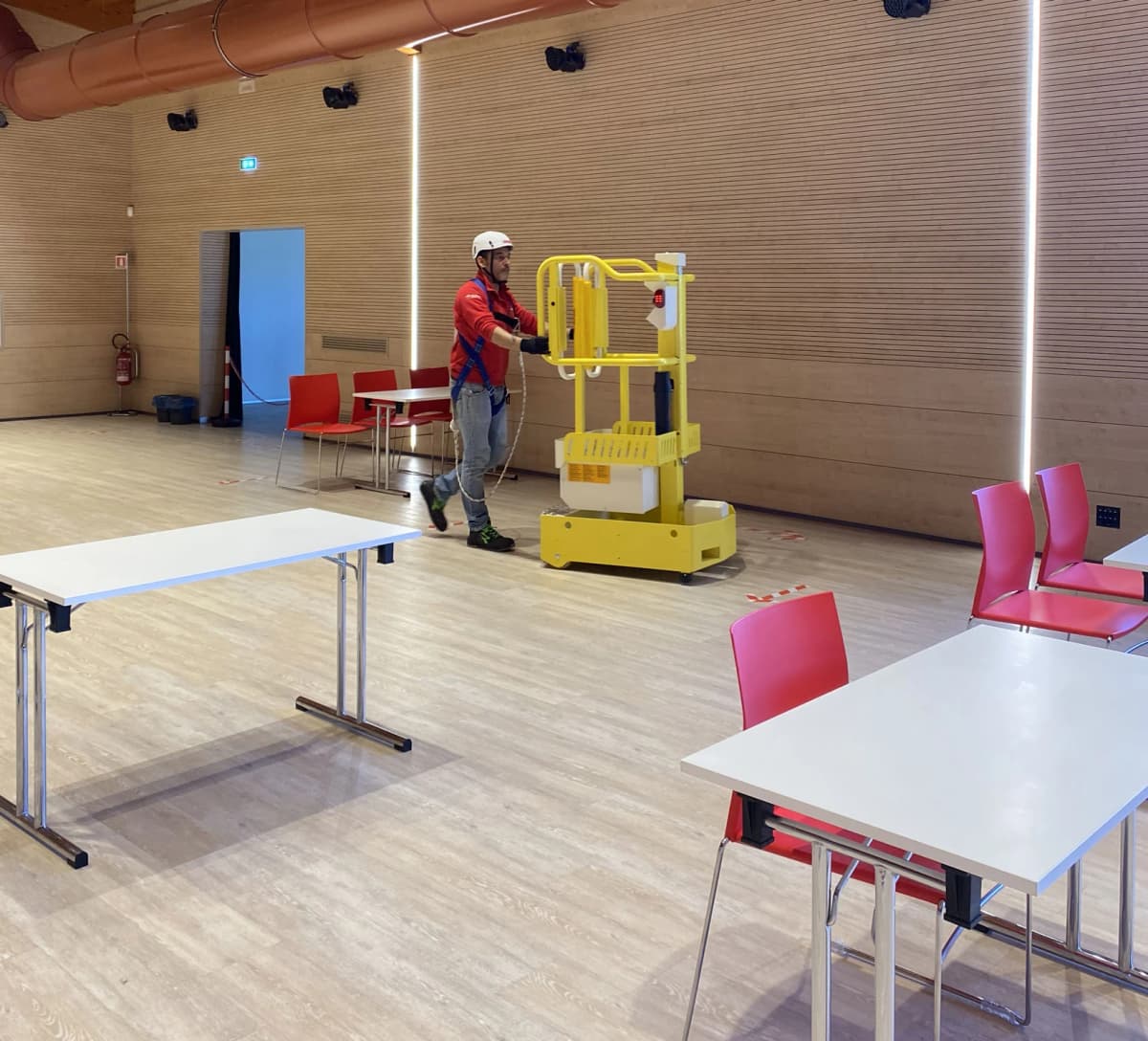 Телескопический подъемник Faraone Elevah 40B