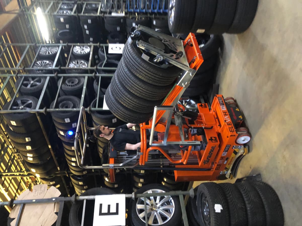 Самоходный телескопический подъемник Faraone Elevah 75 Tires