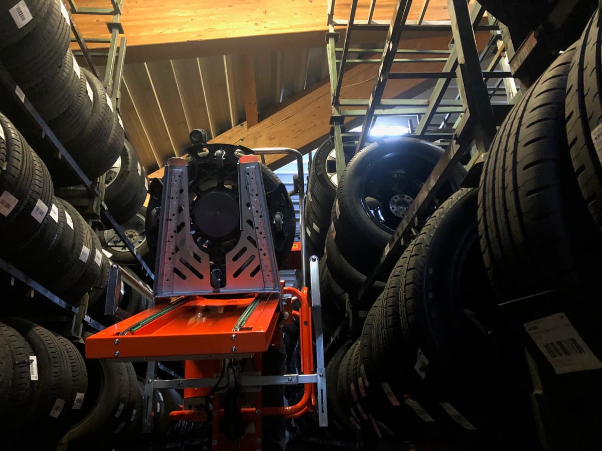 Самоходный телескопический подъемник Faraone Elevah 75 Tires