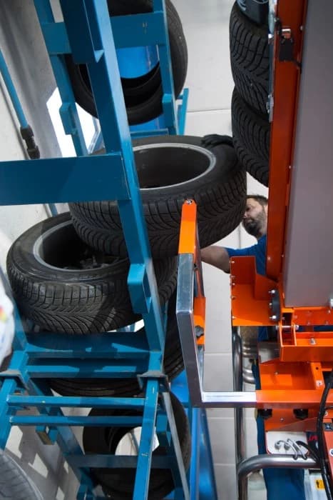 Самоходный телескопический подъемник Faraone Elevah 75 Tires
