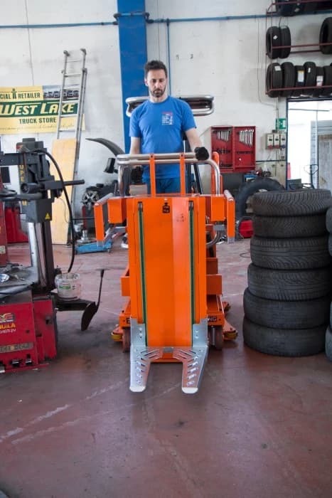 Самоходный телескопический подъемник Faraone Elevah 75 Tires