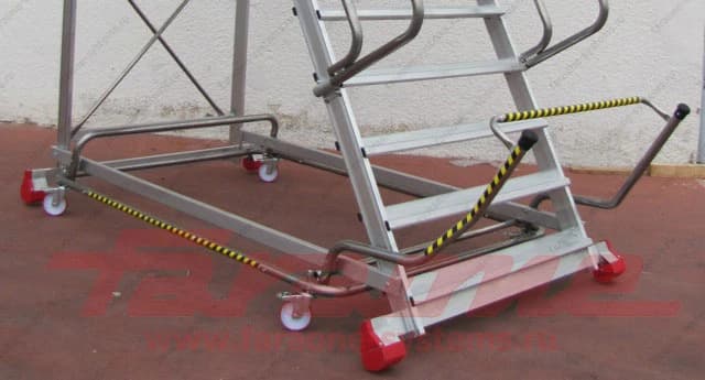 Лестница 7 ступеней Faraone Scala System SY 45.1 ширина 100 см угол 45° SY45/100.7