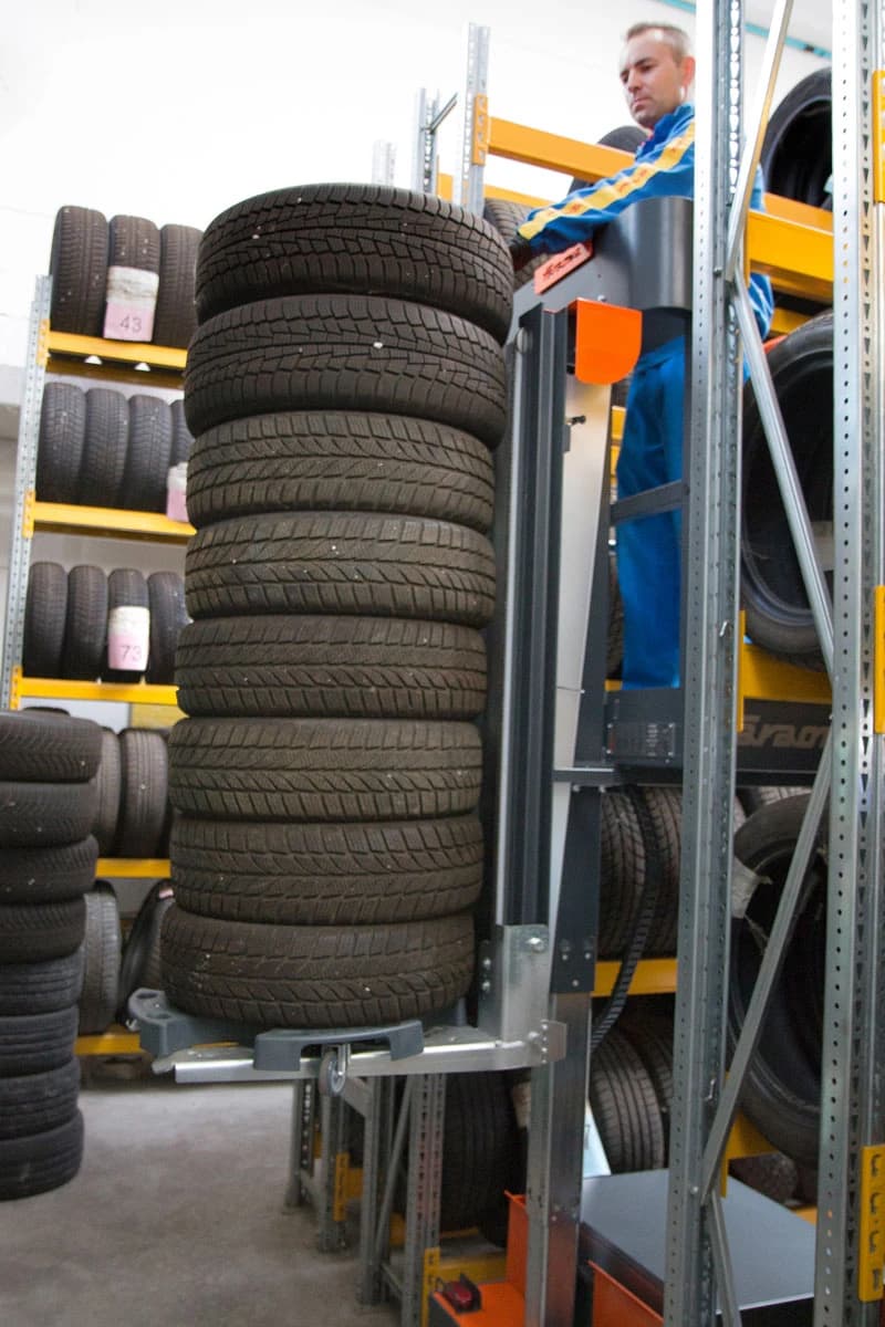 Самоходный телескопический подъемник Faraone E5 Tires