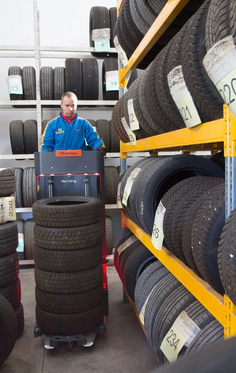 Самоходный телескопический подъемник Faraone E5 Tires