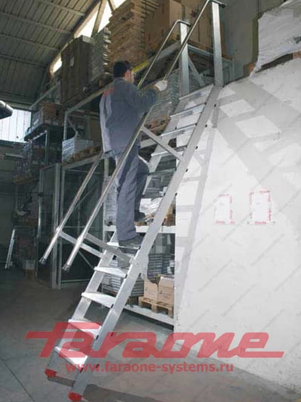 Открытая лестница для помостов 12 ступеней Faraone Scala System SG 45.1 угол 45° SGE.252.2